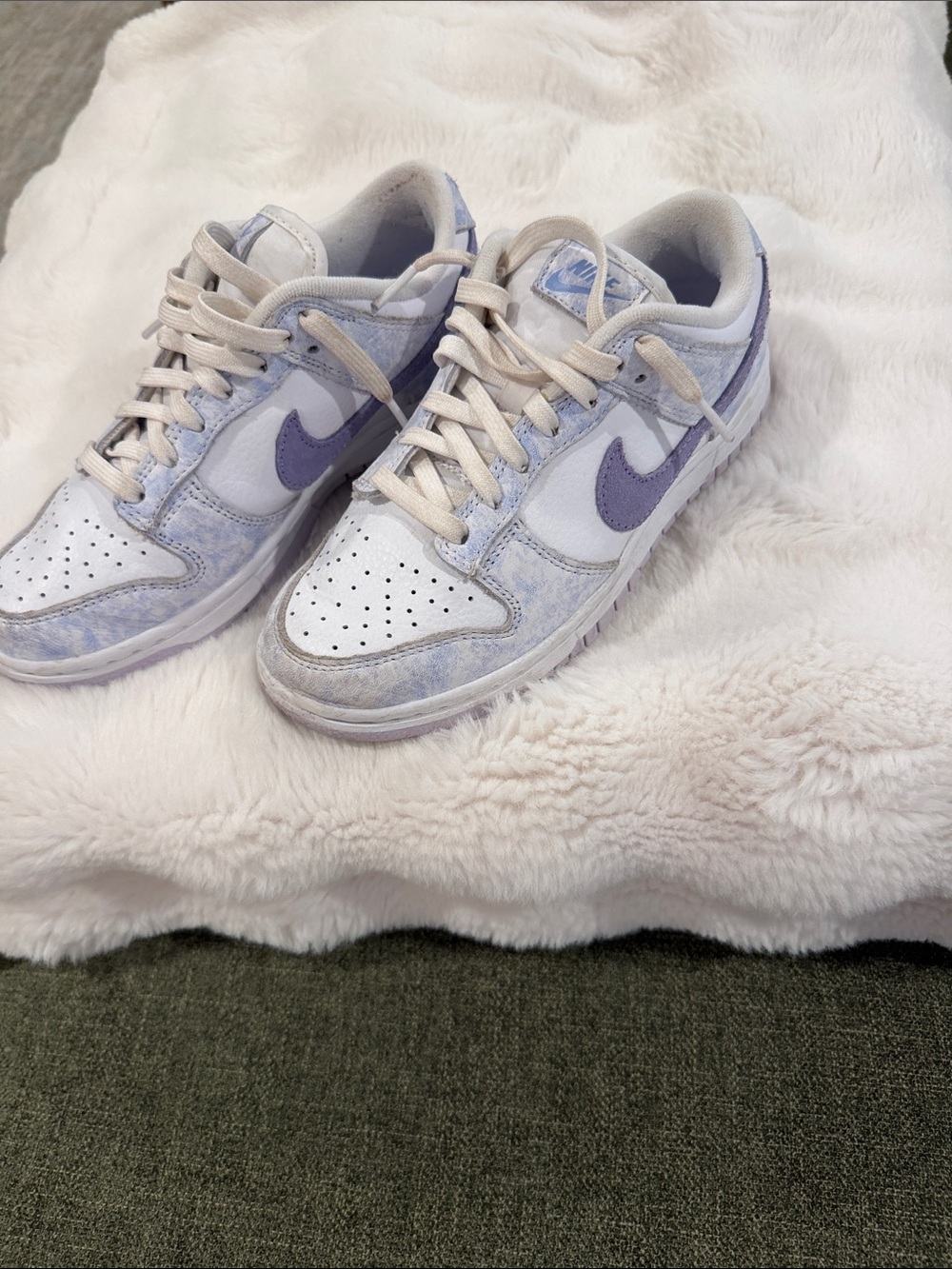 Nike Women's Lavender & White Low-Top Sneakers